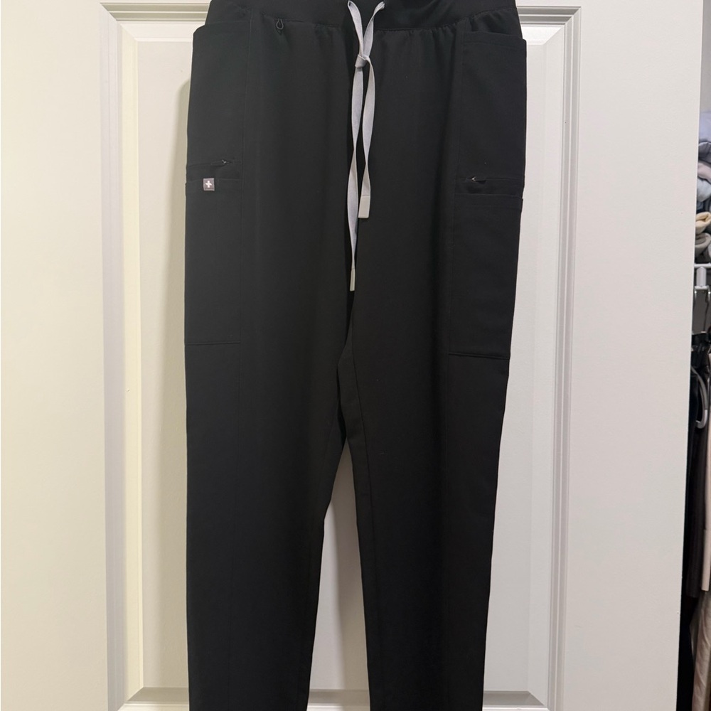 Figs Men's Black Cargo Pants